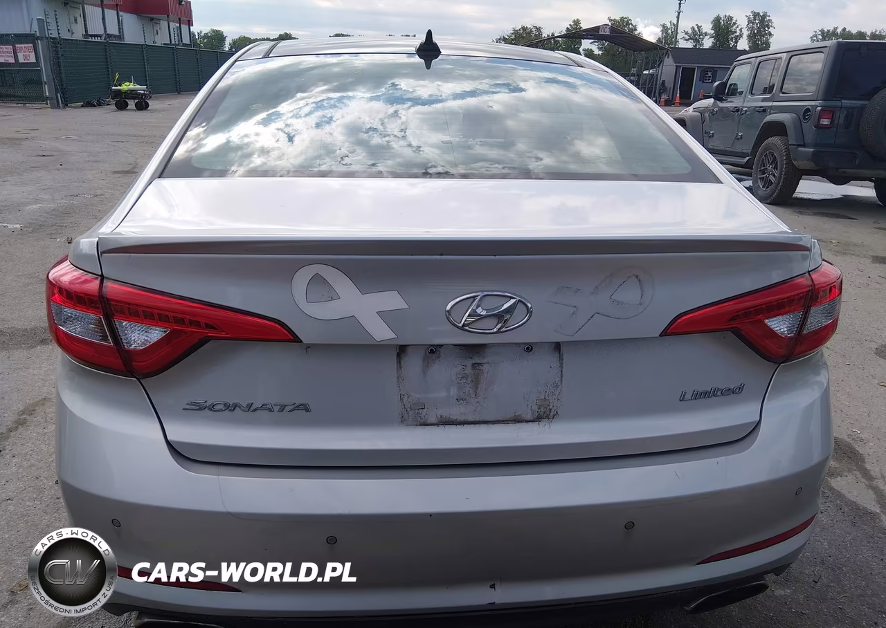 2016 Hyundai Sonata Limited VIN:5NPE34AF1GH413310 - 16