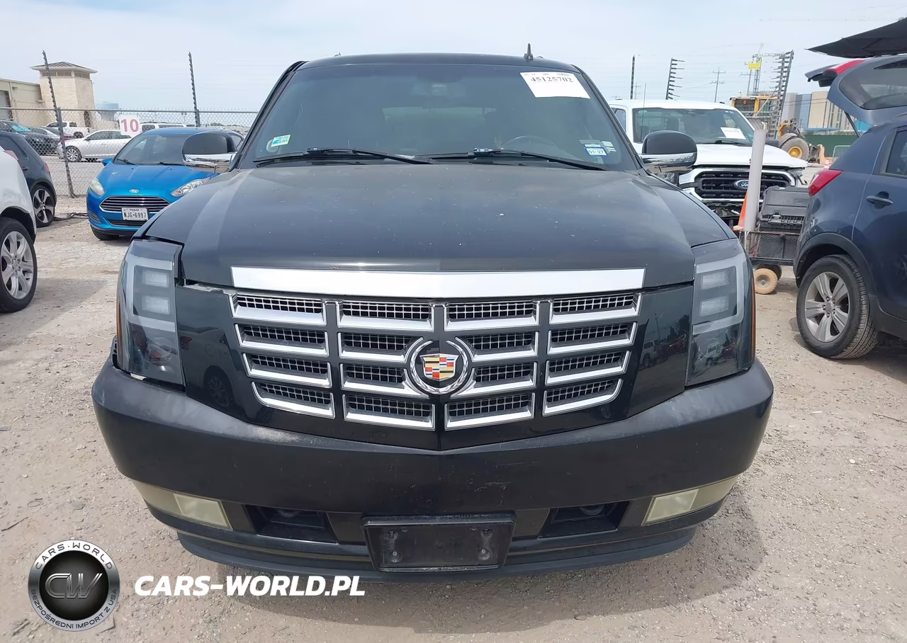 2008 Cadillac Escalade Standard VIN:1GYEC63878R163683 - 13