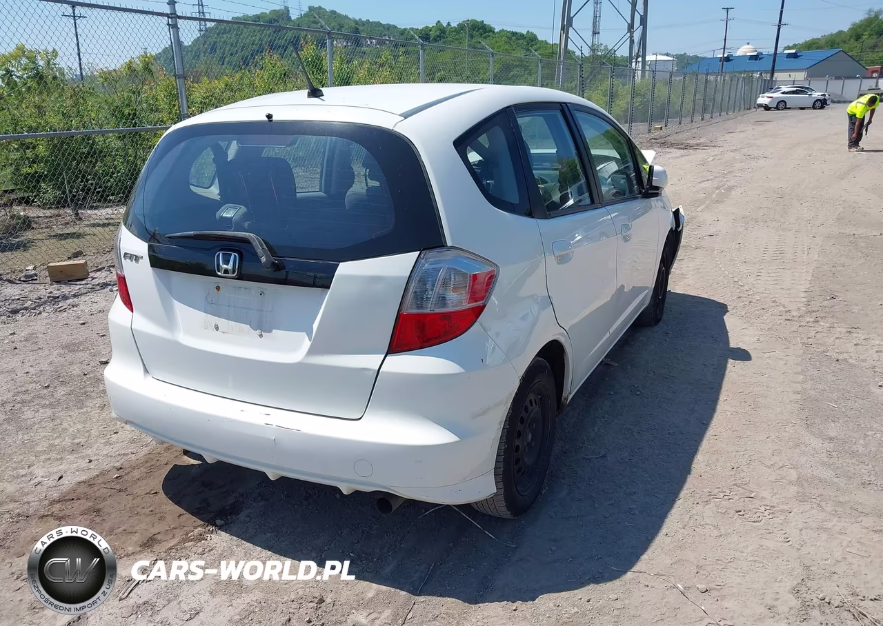 2012 Honda Fit VIN:JHMGE8H30CC000319 - 4