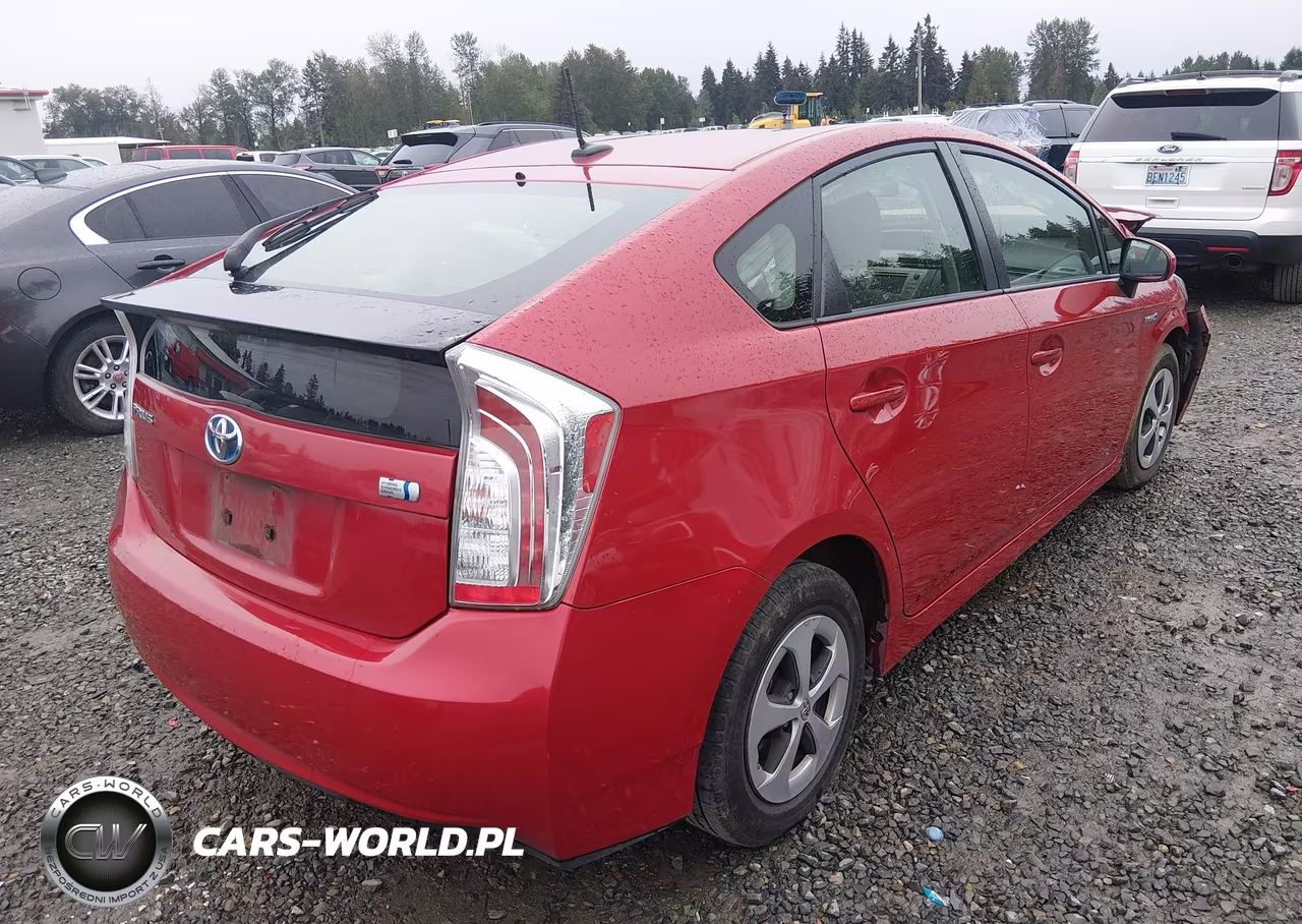 2014 Toyota Prius Three VIN:JTDKN3DU5E1756773 - 4