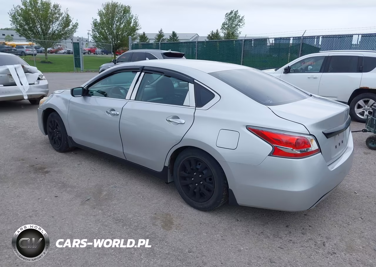 2015 Nissan Altima 2.5 S VIN:1N4AL3AP7FC492502 - 3
