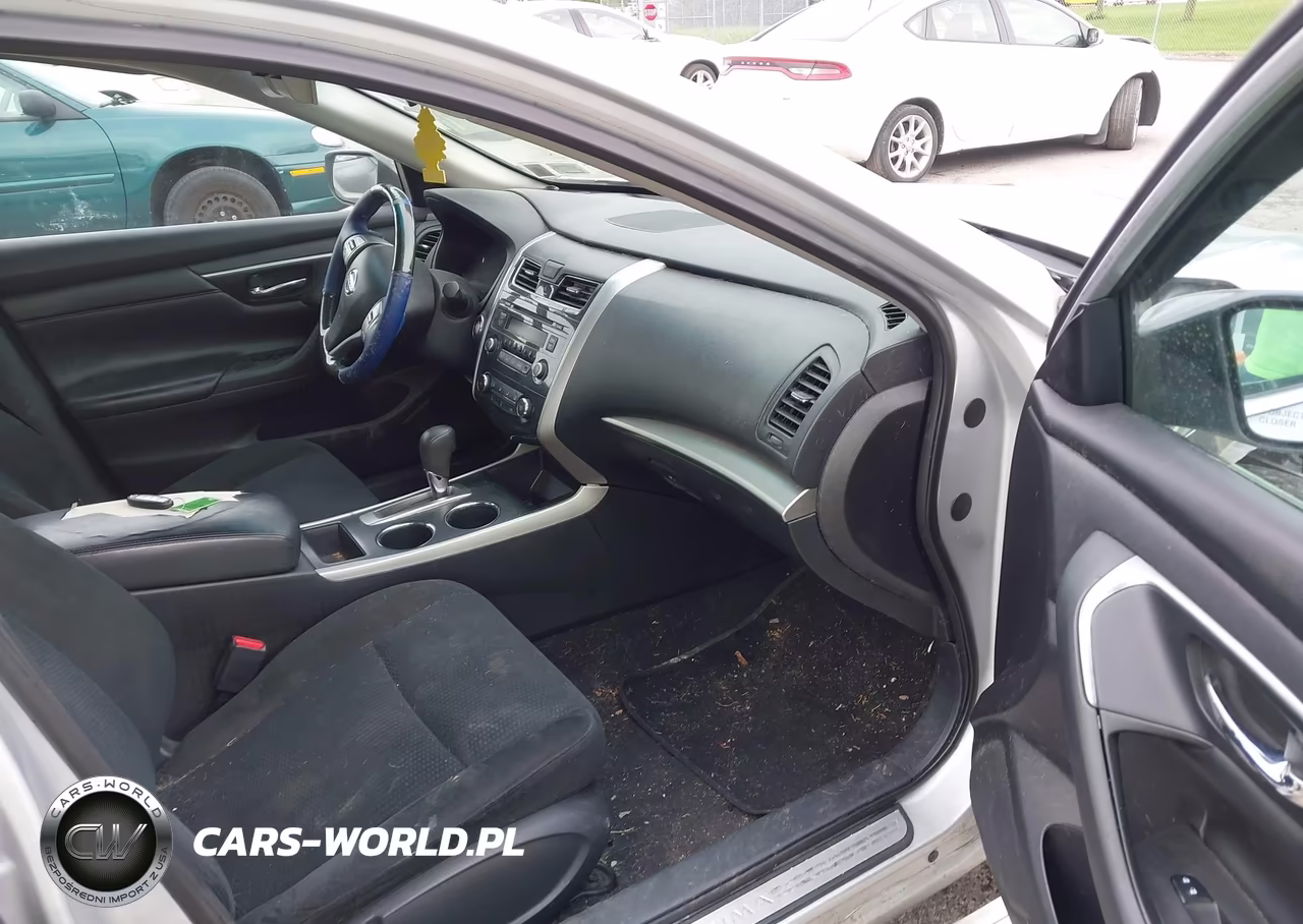 2015 Nissan Altima 2.5 S VIN:1N4AL3AP7FC492502 - 5