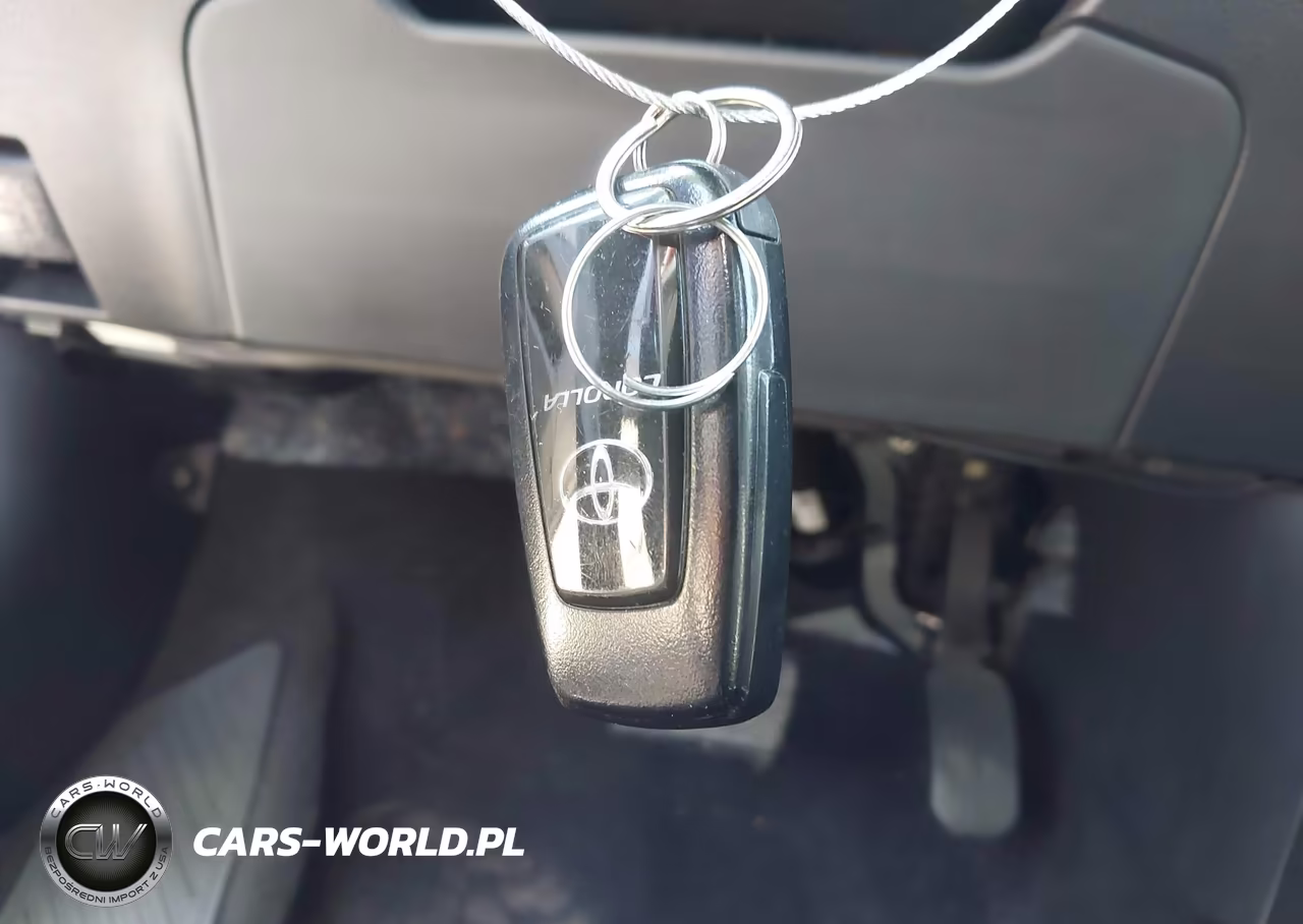 2021 Toyota Corolla Le VIN:5YFVPMAE2MP219010 - 11