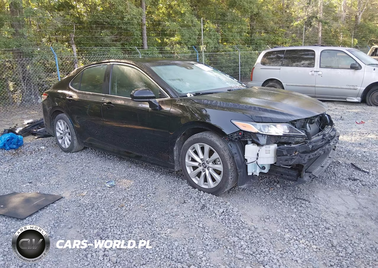 2019 Toyota Camry Le – zdjęcie 1 z 19