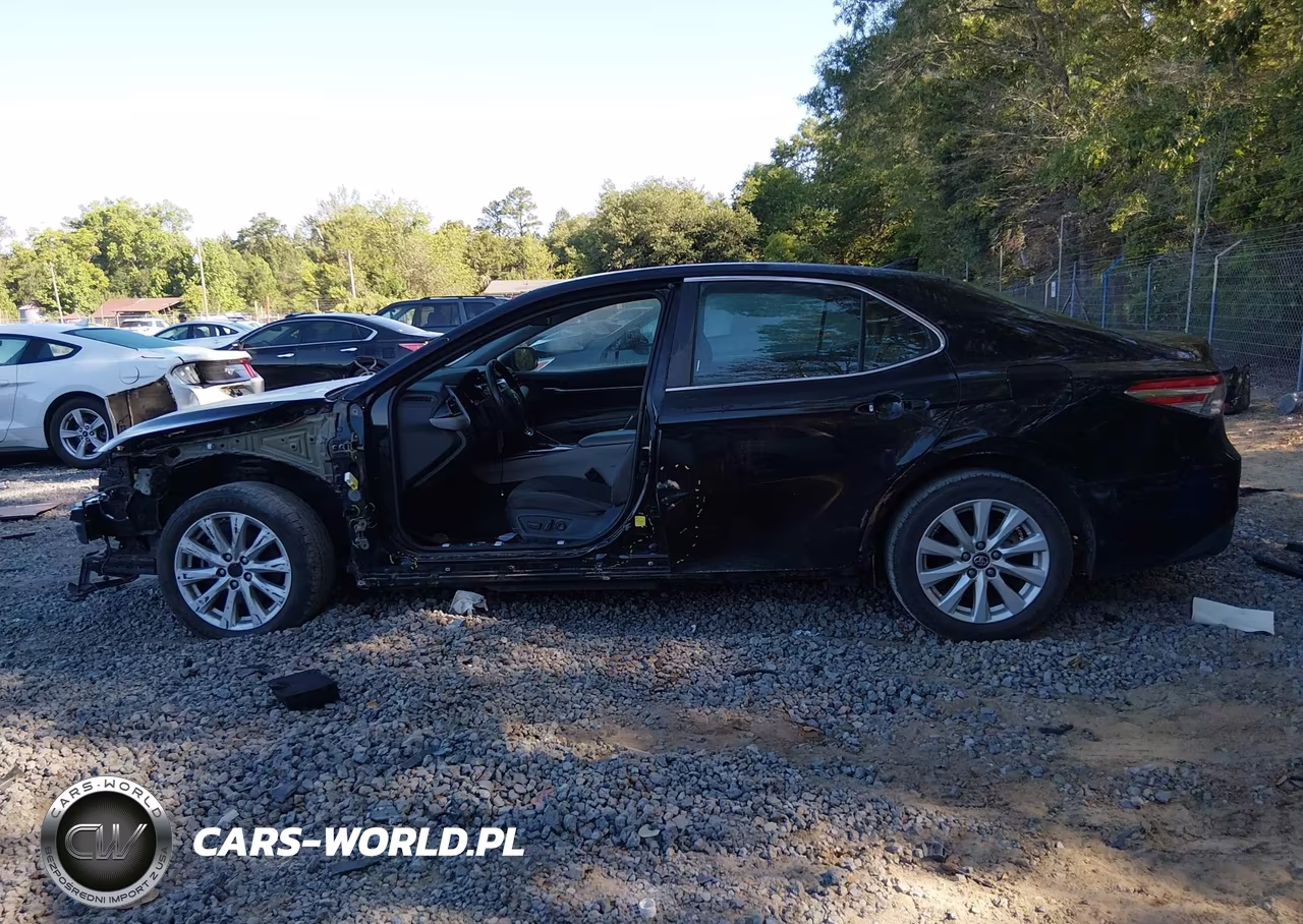 2019 Toyota Camry Le VIN:4T1B11HKXKU830106 - 15