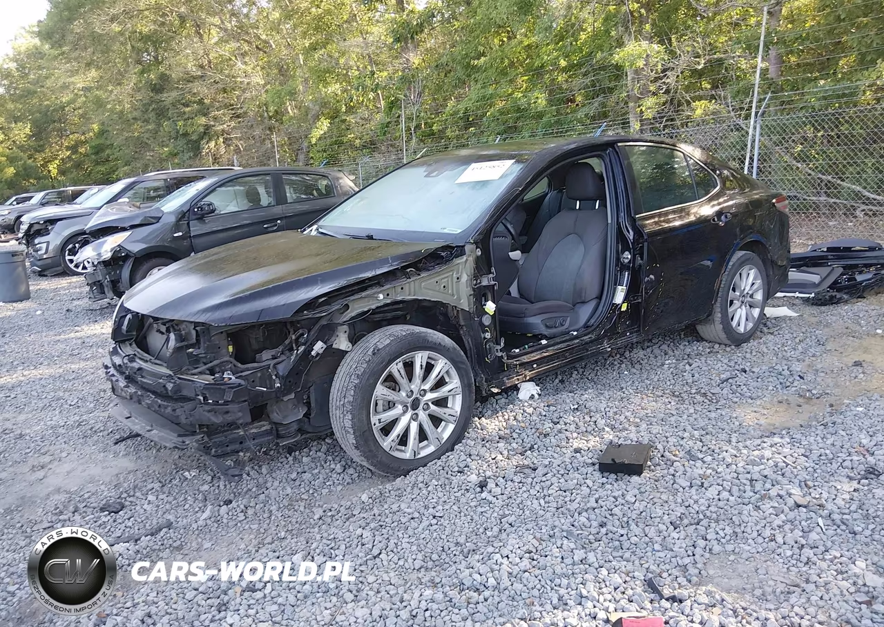 2019 Toyota Camry Le VIN:4T1B11HKXKU830106 - 2