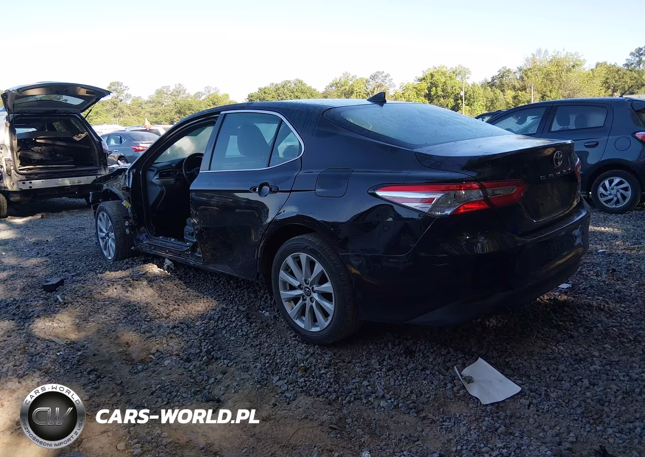 2019 Toyota Camry Le VIN:4T1B11HKXKU830106 - 3