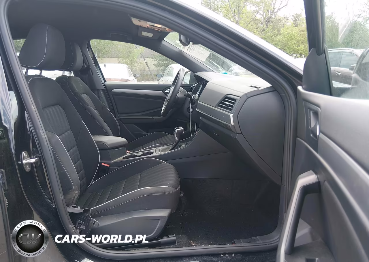 2024 Volkswagen Jetta 1.5T Sport VIN:3VWBM7BU1RM081541 - 5