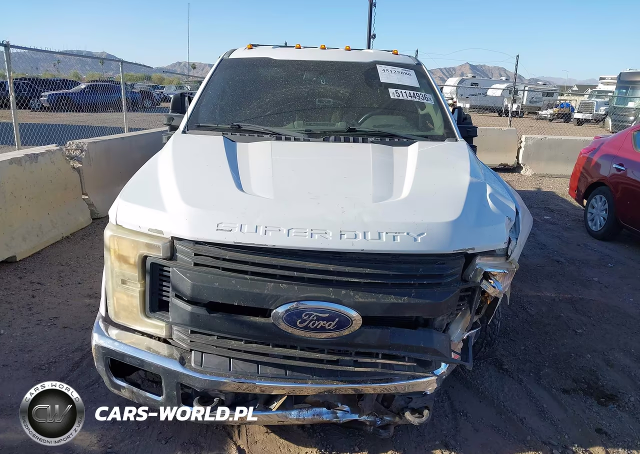 2017 Ford F-350 Chassis Xl VIN:1FD8W3GT1HEE06656 - 12