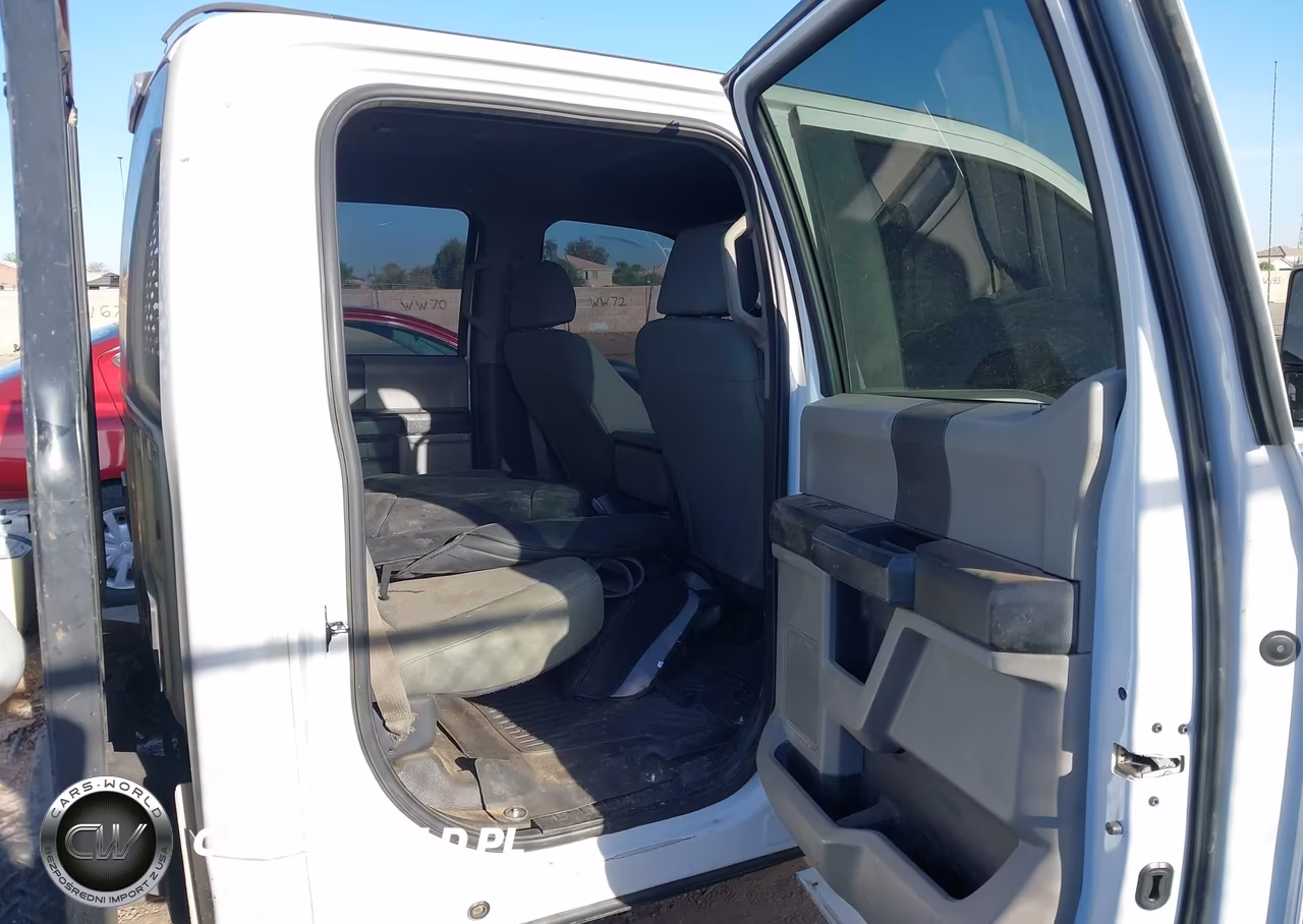 2017 Ford F-350 Chassis Xl VIN:1FD8W3GT1HEE06656 - 8
