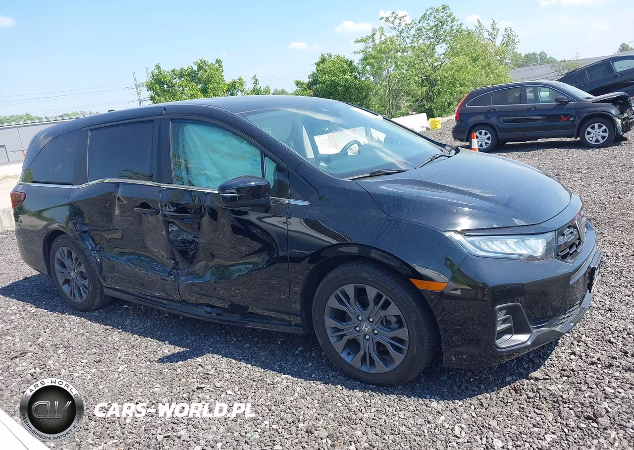 2025 Honda Odyssey Touring VIN:5FNRL6H87SB003722 - 13