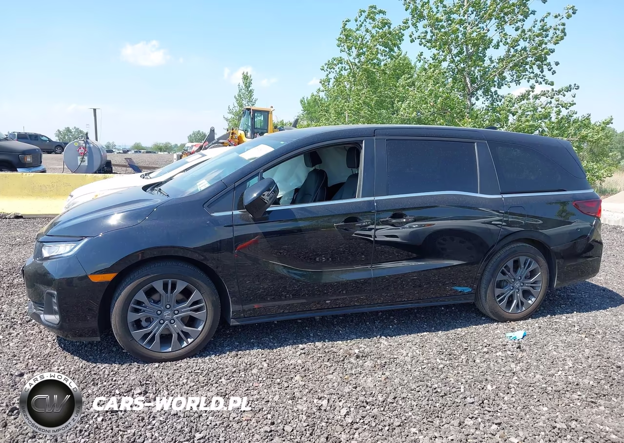 2025 Honda Odyssey Touring VIN:5FNRL6H87SB003722 - 14