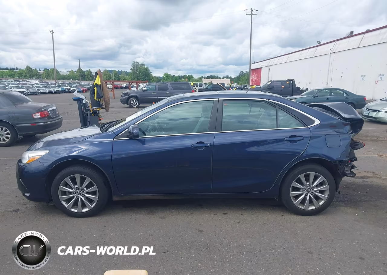 2015 Toyota Camry Xle VIN:4T1BF1FK0FU877400 - 15