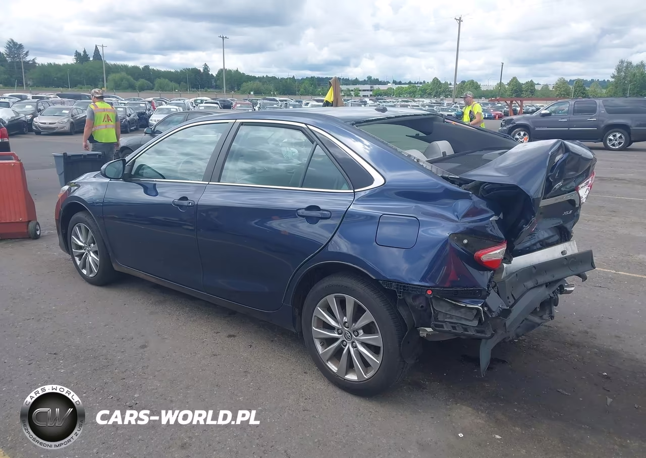 2015 Toyota Camry Xle VIN:4T1BF1FK0FU877400 - 3