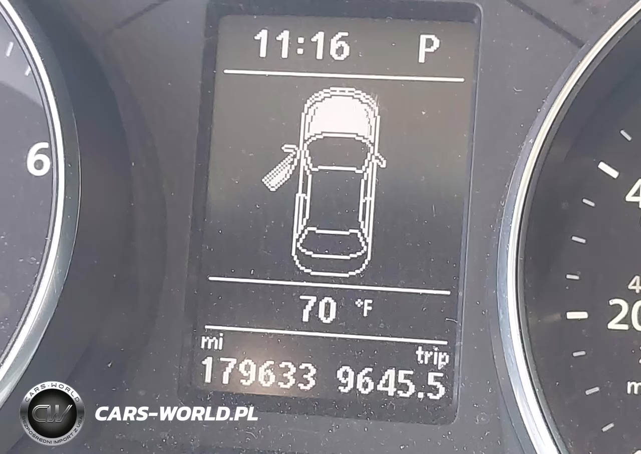 2018 Volkswagen Passat 2.0T R-Line-2.0T S VIN:1VWAA7A3XJC029876 - 15