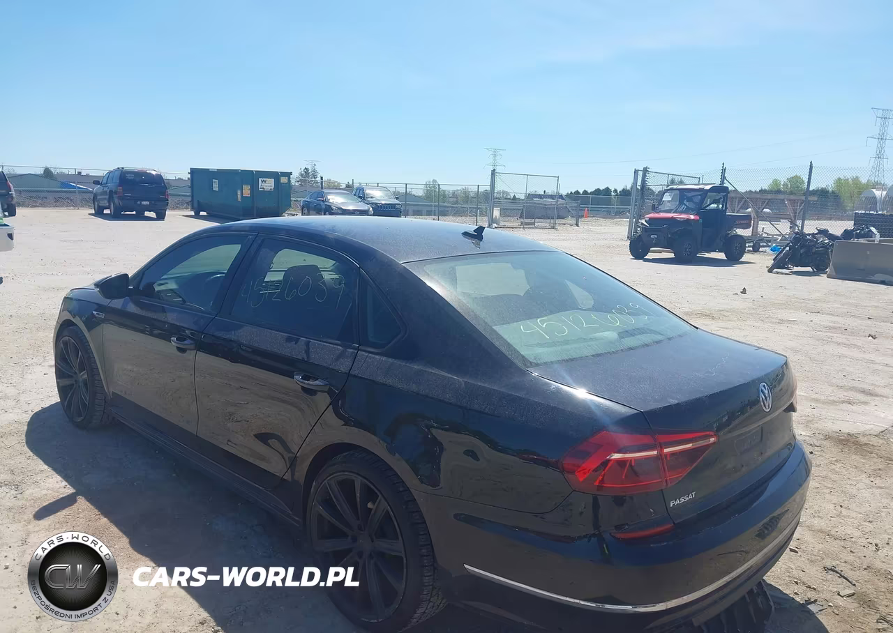 2018 Volkswagen Passat 2.0T R-Line-2.0T S VIN:1VWAA7A3XJC029876 - 3