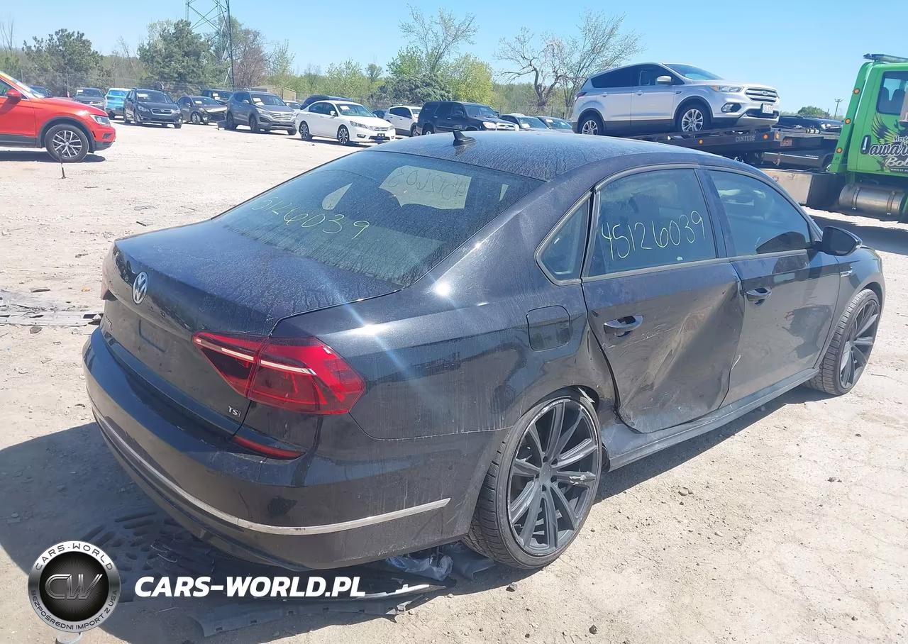 2018 Volkswagen Passat 2.0T R-Line-2.0T S VIN:1VWAA7A3XJC029876 - 4
