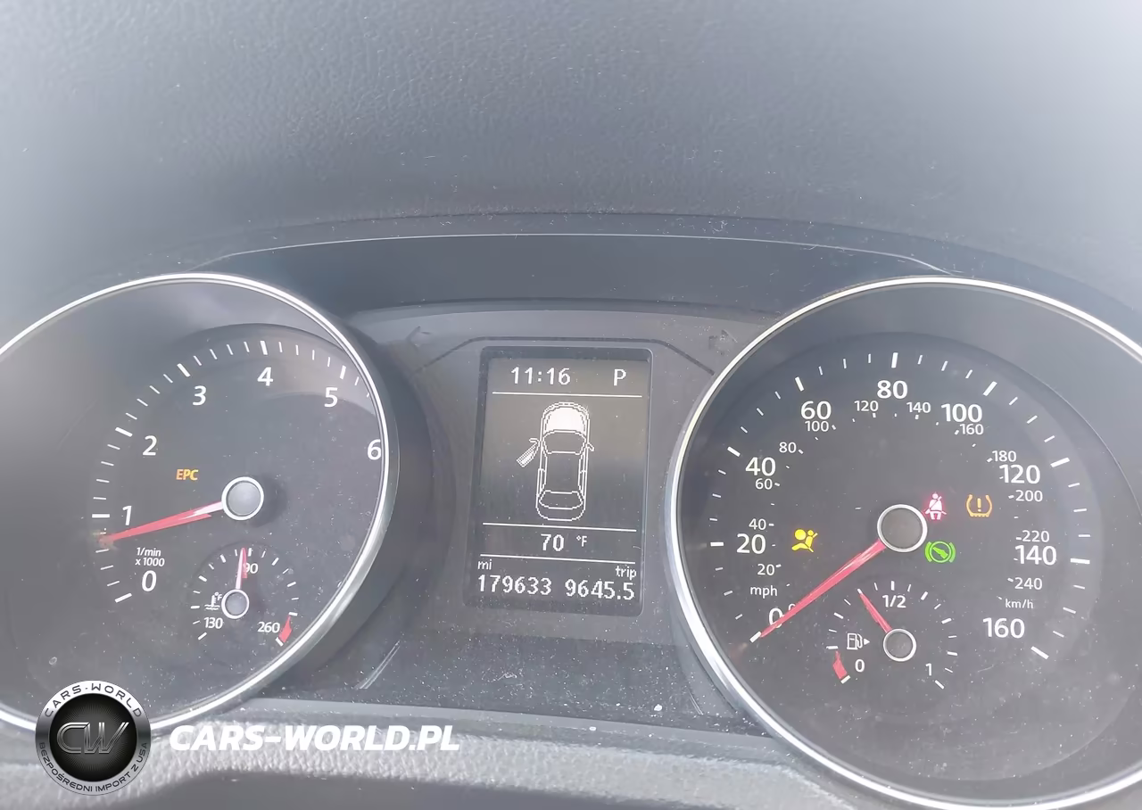 2018 Volkswagen Passat 2.0T R-Line-2.0T S VIN:1VWAA7A3XJC029876 - 7