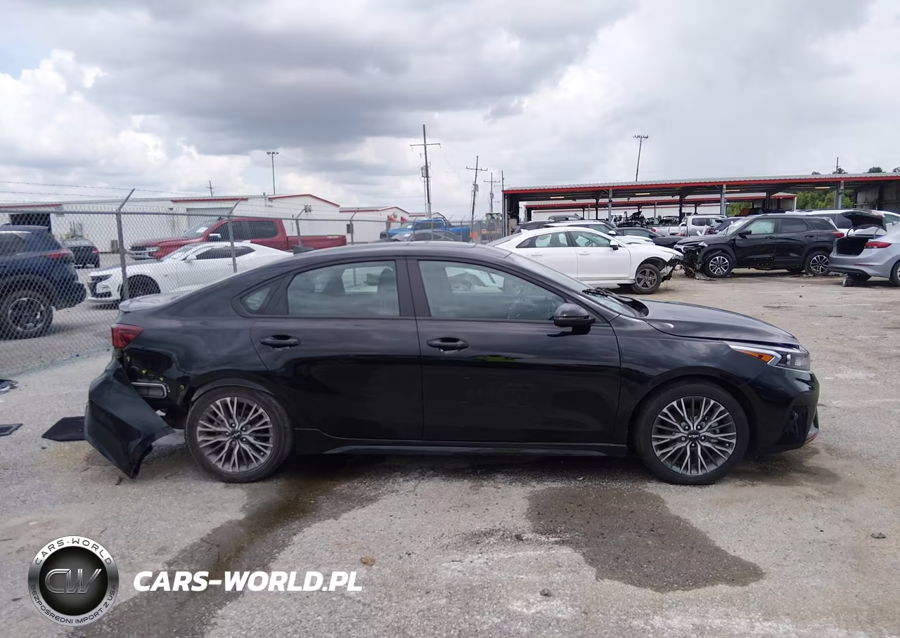 2024 Kia Forte Gt-Line VIN:3KPF54AD1RE818183 - 13
