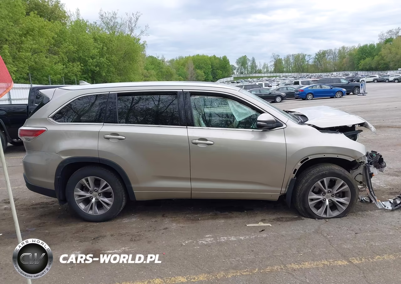 2015 Toyota Highlander Xle V6 VIN:5TDJKRFH8FS117279 - 12
