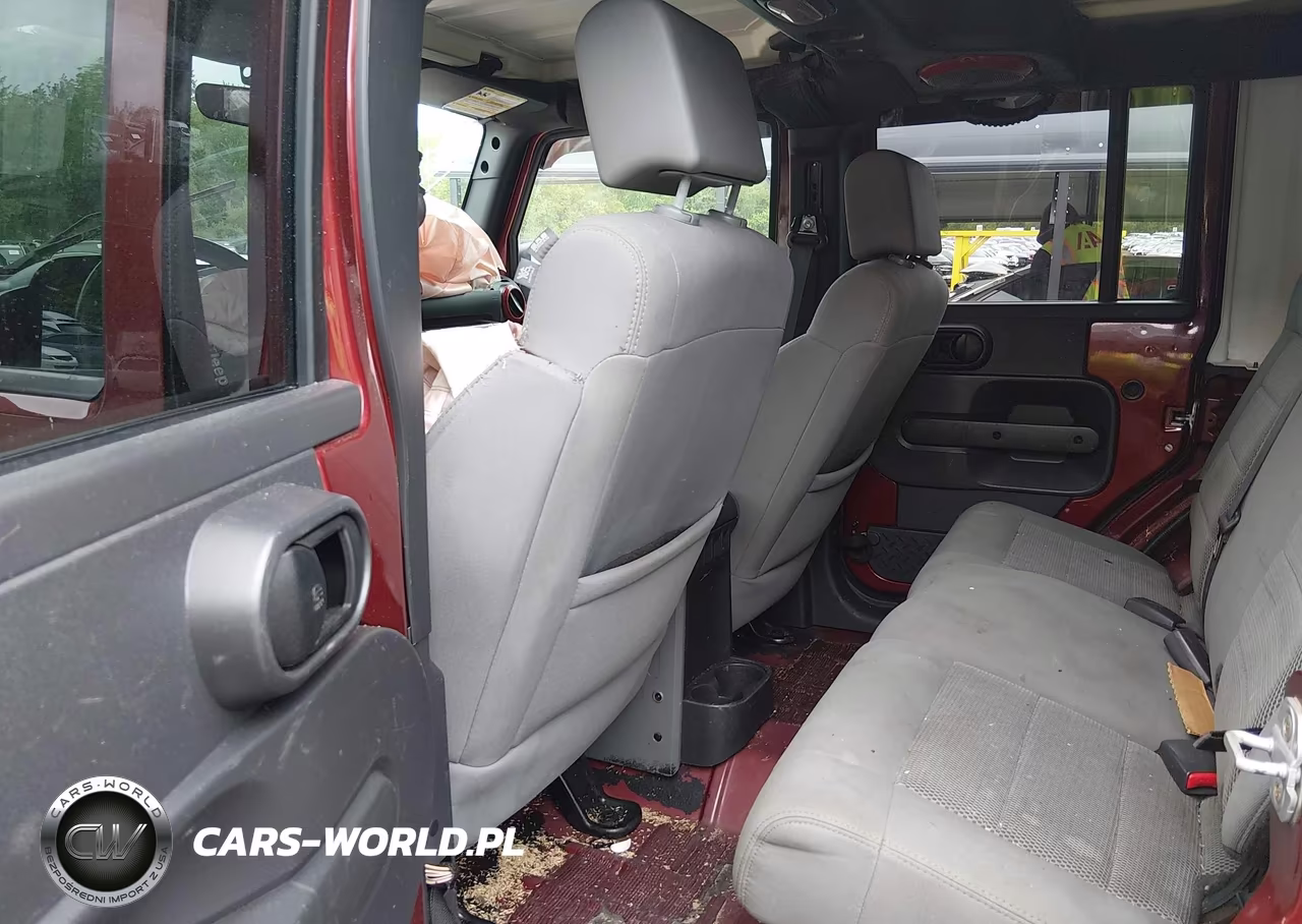 2008 Jeep Wrangler Unlimited Sahara VIN:1J8GA59118L646784 - 8