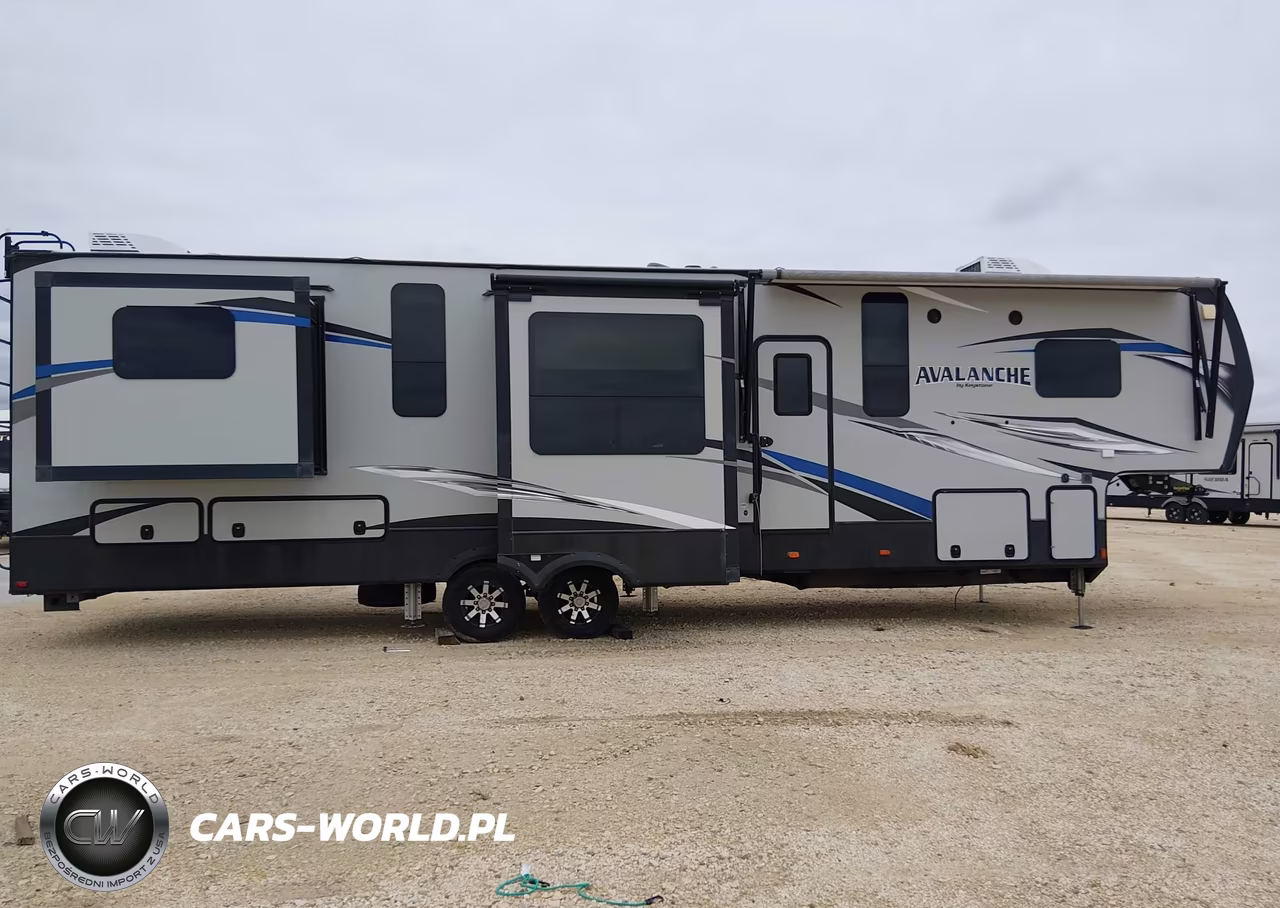 2018 Keystone Avalance VIN:4YDF37522JE760484 - 18