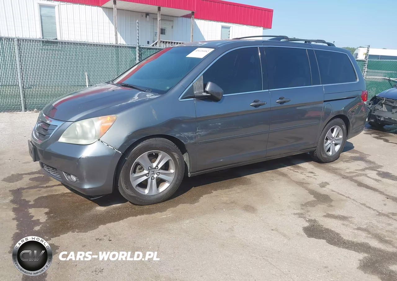 2010 Honda Odyssey Touring VIN:5FNRL3H95AB111570 - 2
