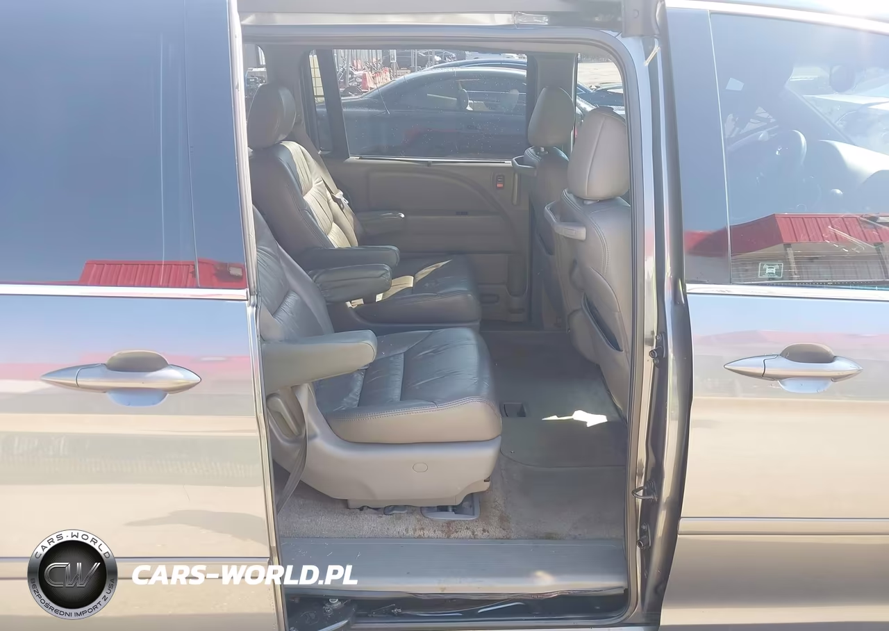 2010 Honda Odyssey Touring VIN:5FNRL3H95AB111570 - 8