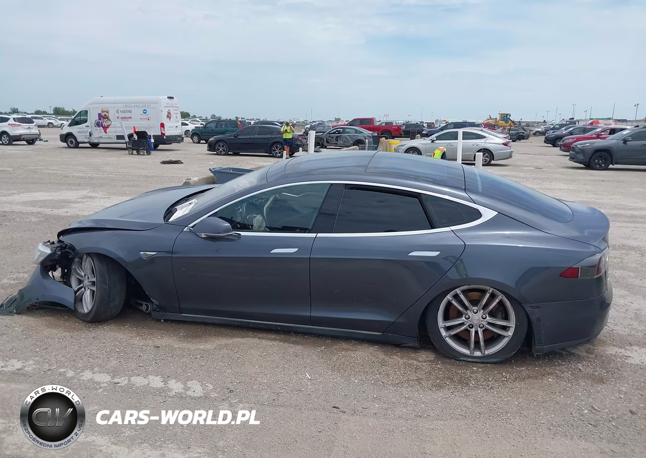 2014 Tesla Model S P85 VIN:5YJSA1H12EFP57354 - 13