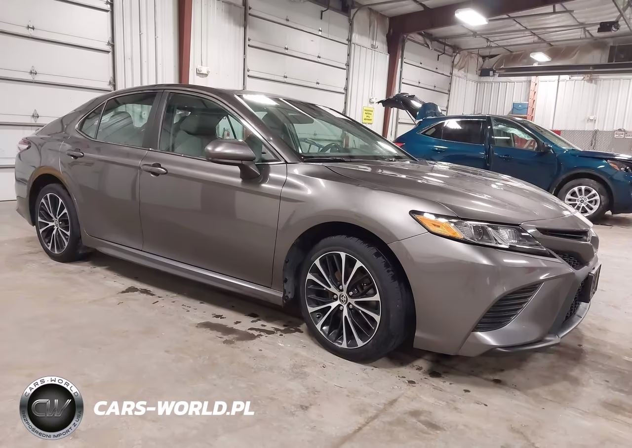 2020 Toyota Camry Se – zdjęcie 1 z 17