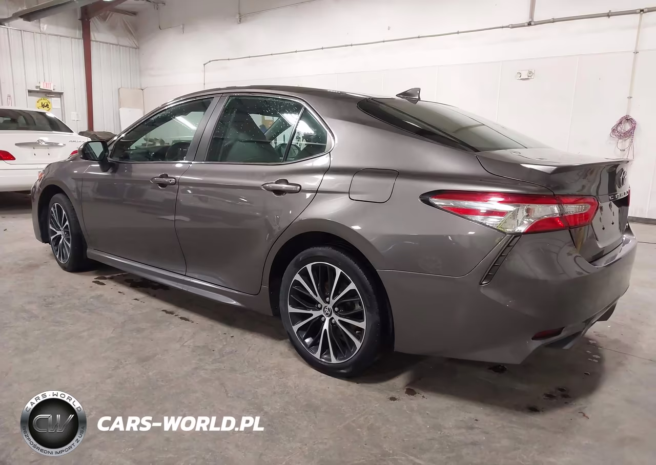 2020 Toyota Camry Se VIN:4T1G11AK5LU962787 - 3