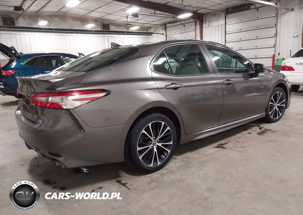 2020 Toyota Camry Se VIN:4T1G11AK5LU962787 - 4