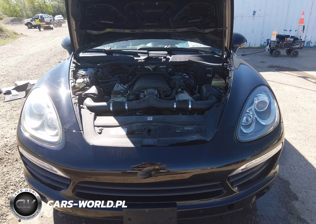 2012 Porsche Cayenne S VIN:WP1AB2A29CLA47703 - 10