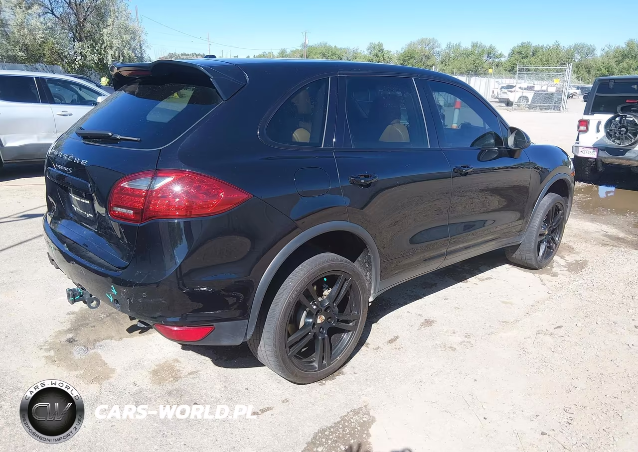 2012 Porsche Cayenne S VIN:WP1AB2A29CLA47703 - 4