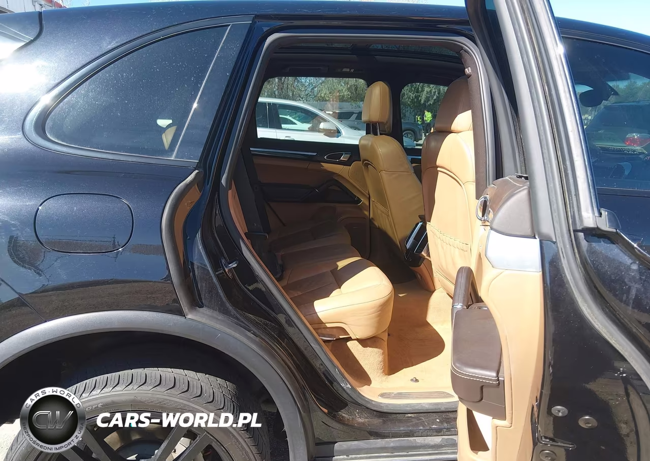 2012 Porsche Cayenne S VIN:WP1AB2A29CLA47703 - 8