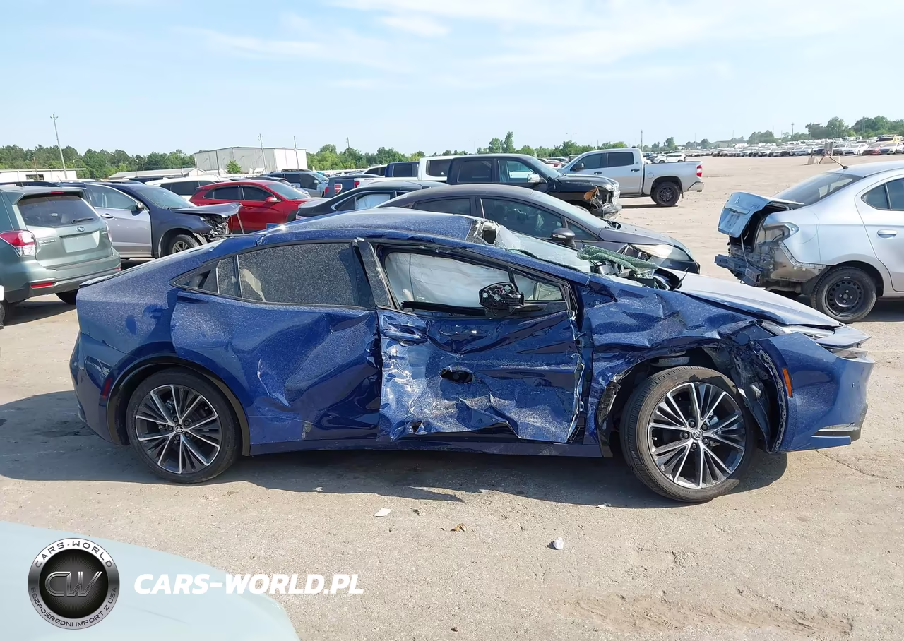 2025 Toyota Prius Xle VIN:JTDACAAU4S3063221 - 12