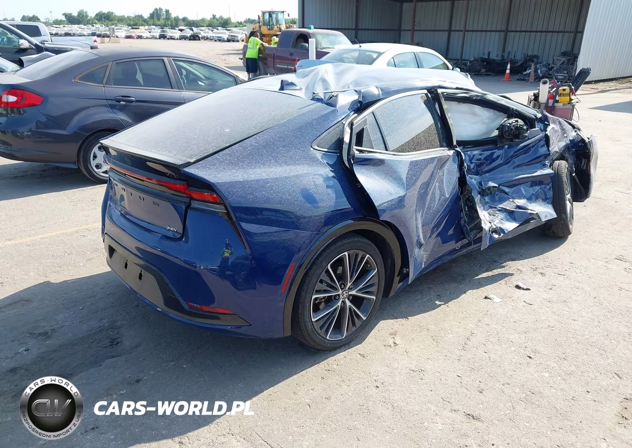 2025 Toyota Prius Xle VIN:JTDACAAU4S3063221 - 4
