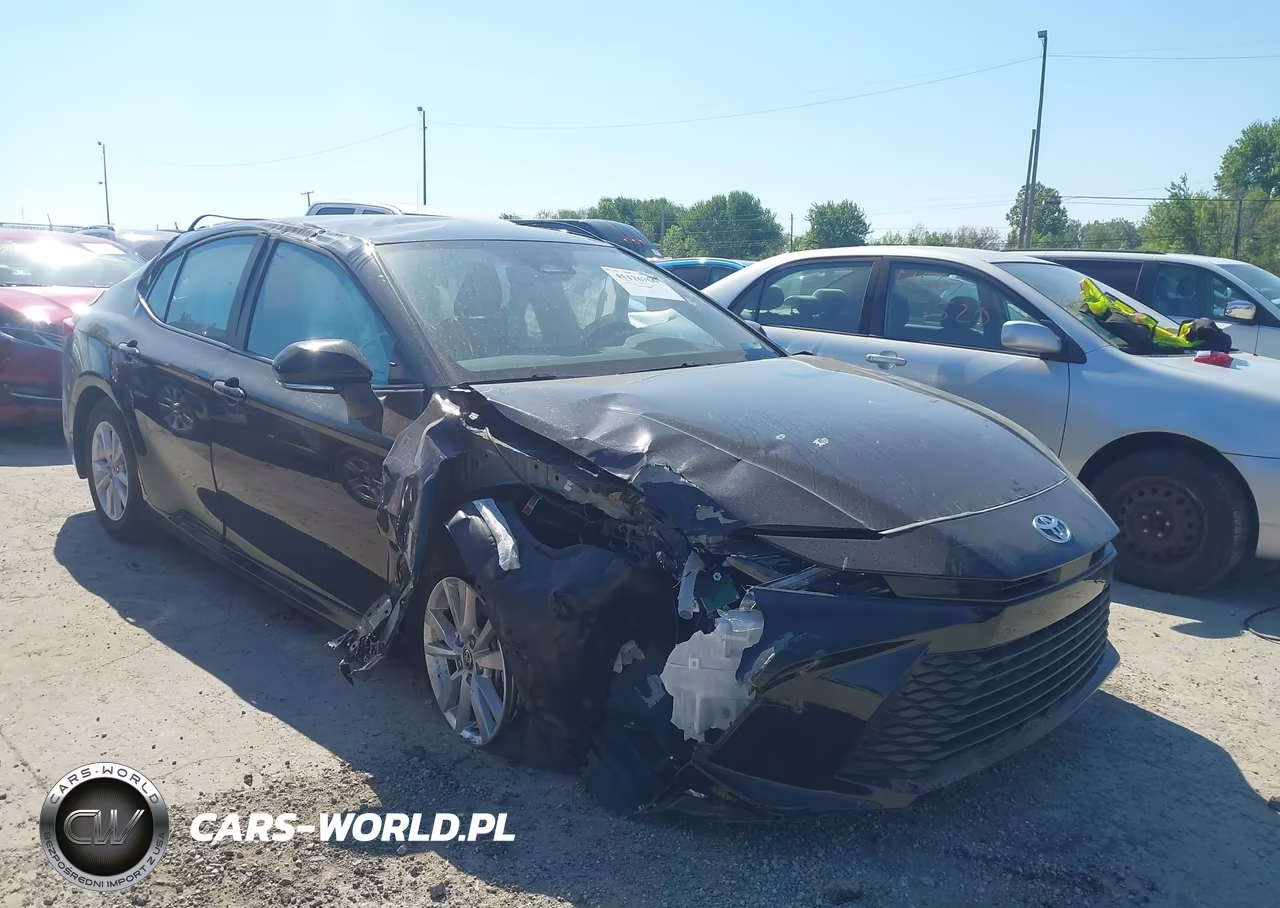 2025 Toyota Camry Le – zdjęcie 1 z 17