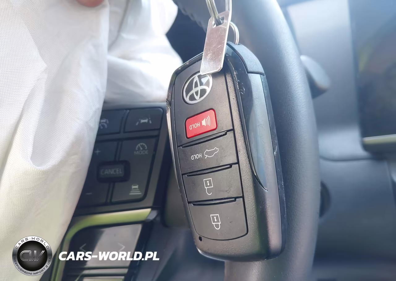 2025 Toyota Camry Le VIN:4T1DAACK9SU620824 - 11