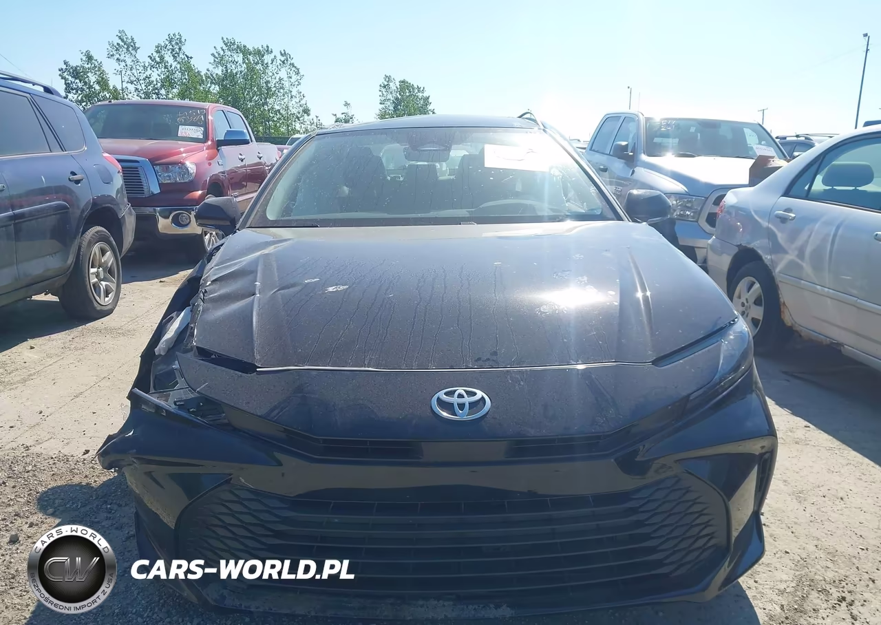 2025 Toyota Camry Le VIN:4T1DAACK9SU620824 - 13