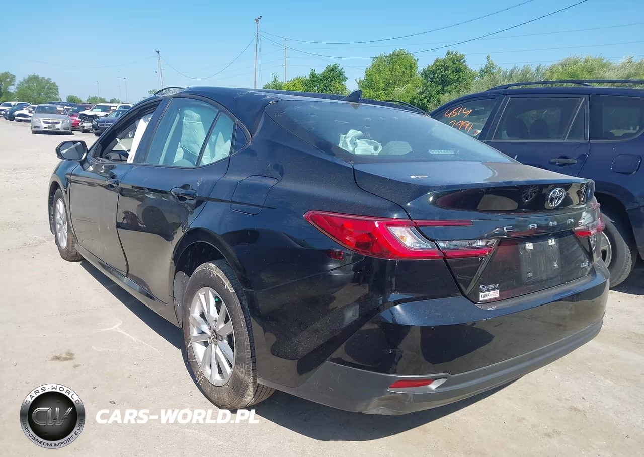 2025 Toyota Camry Le VIN:4T1DAACK9SU620824 - 3