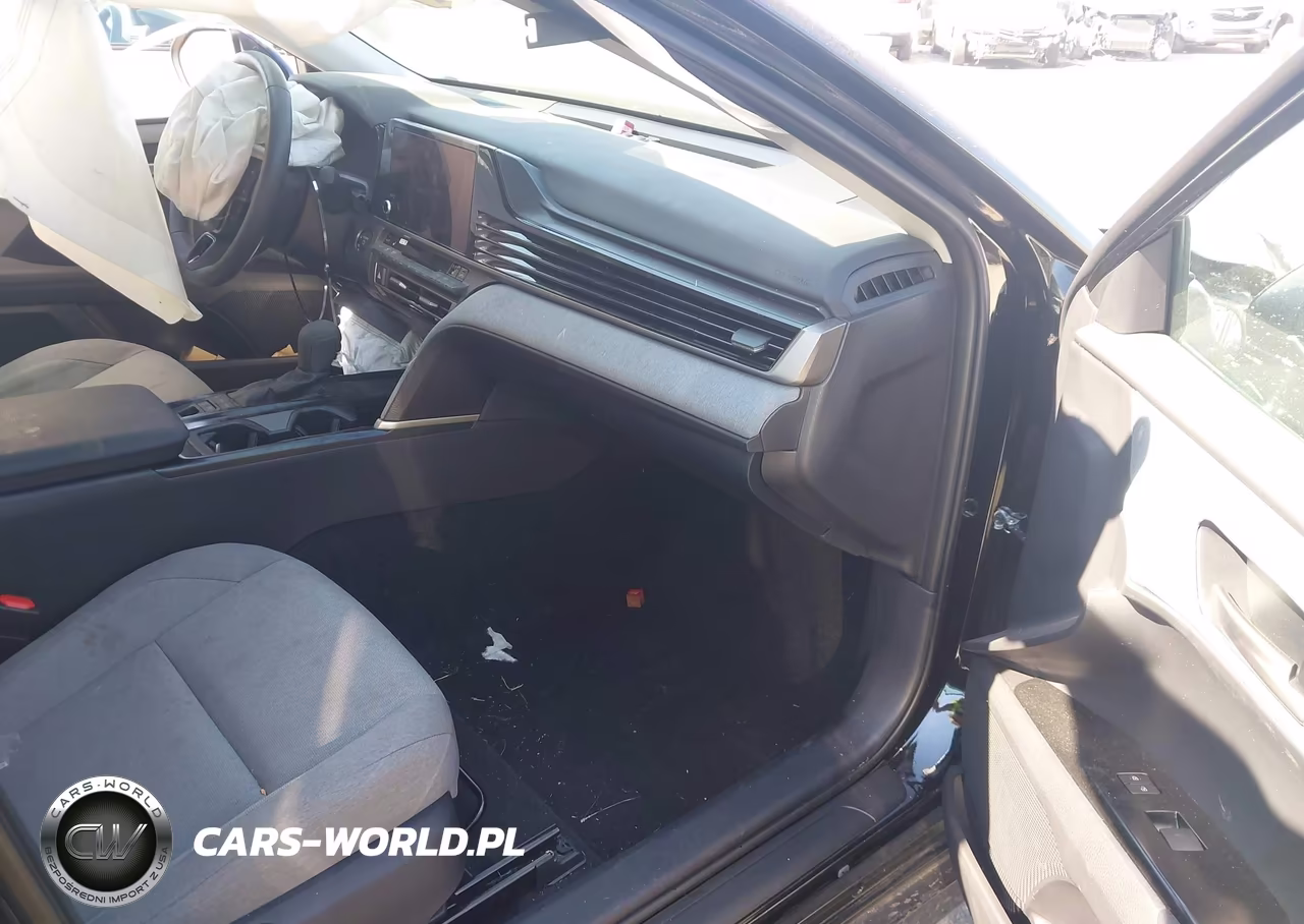 2025 Toyota Camry Le VIN:4T1DAACK9SU620824 - 5