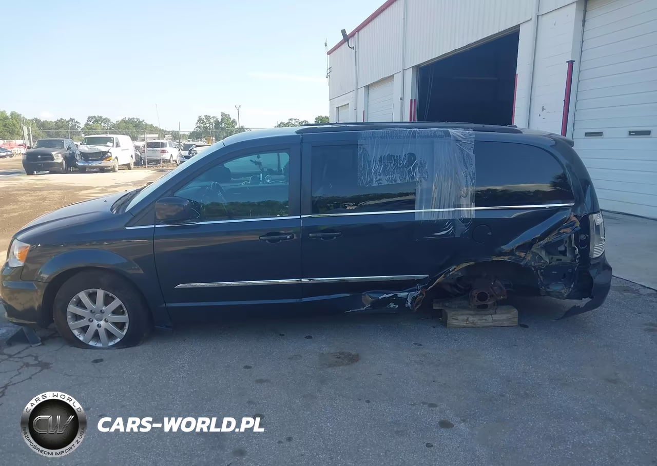 2014 Chrysler Town & Country Touring VIN:2C4RC1BG2ER448719 - 14