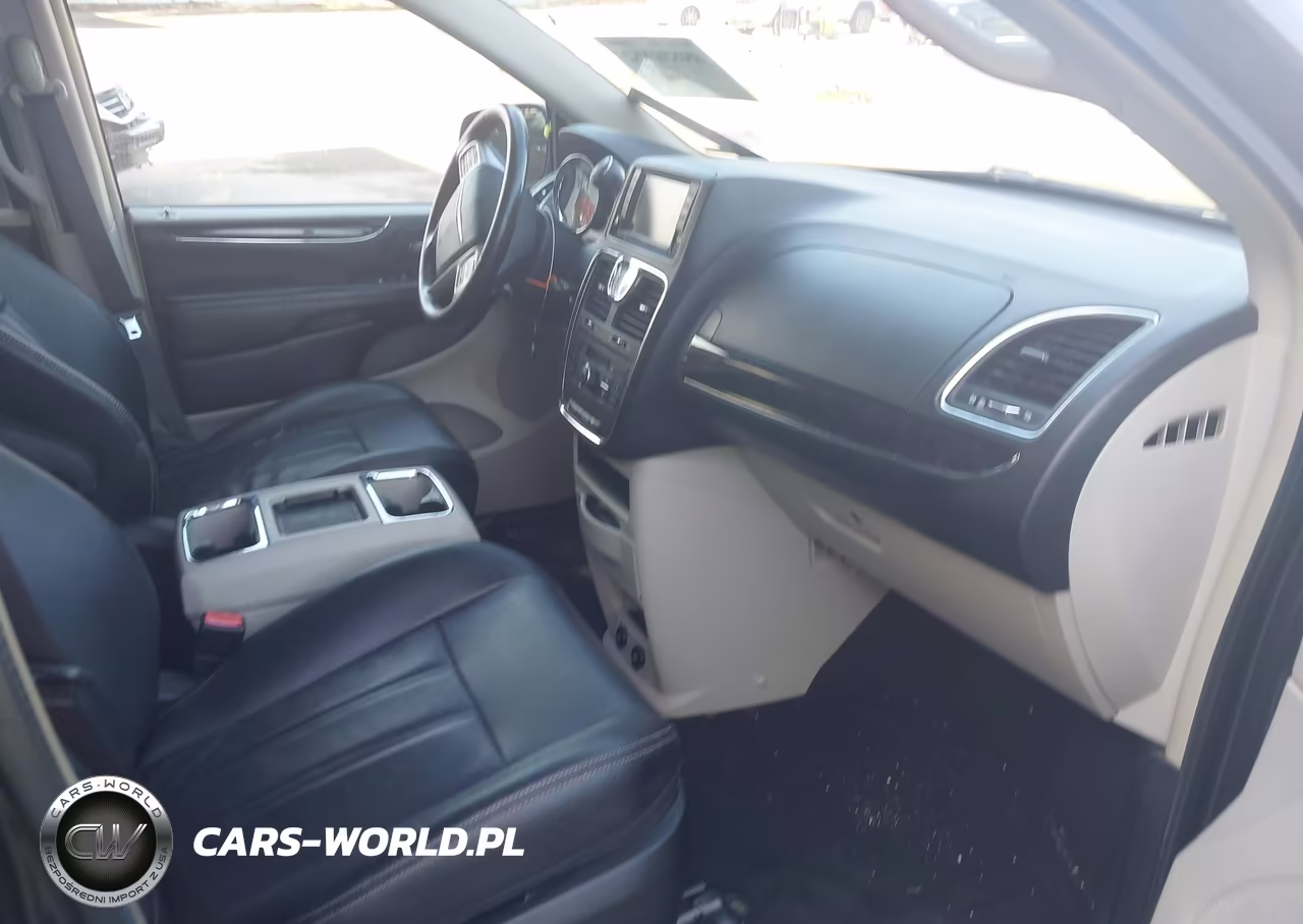 2014 Chrysler Town & Country Touring VIN:2C4RC1BG2ER448719 - 5