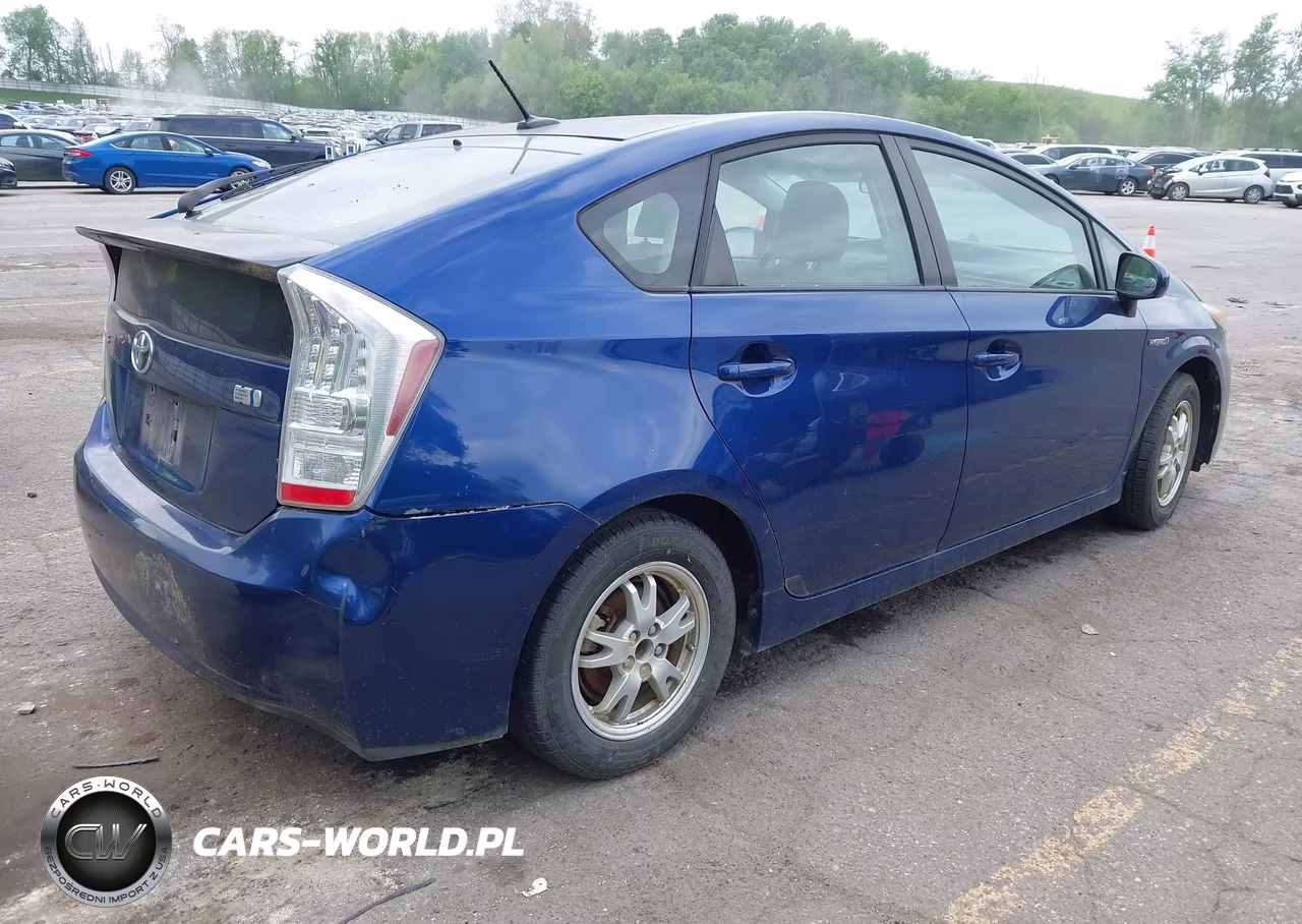 2011 Toyota Prius Two VIN:JTDKN3DU1B0261830 - 4