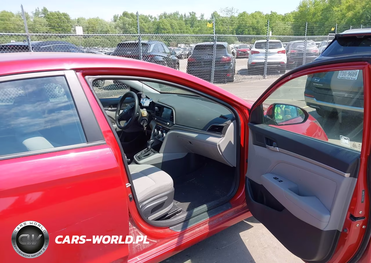 2019 Hyundai Elantra Sel VIN:5NPD84LF5KH438195 - 5