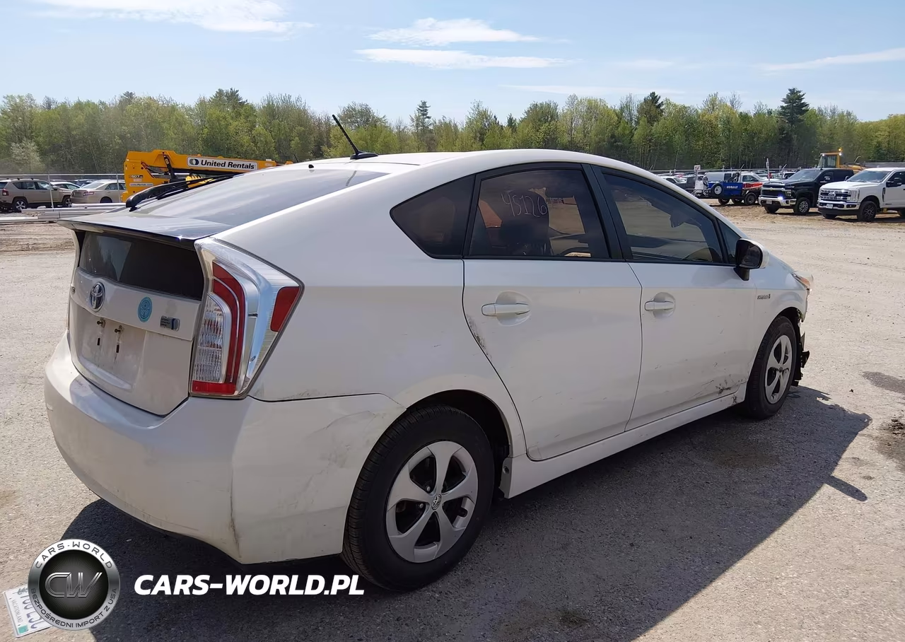 2015 Toyota Prius Three VIN:JTDKN3DU0F1895078 - 4