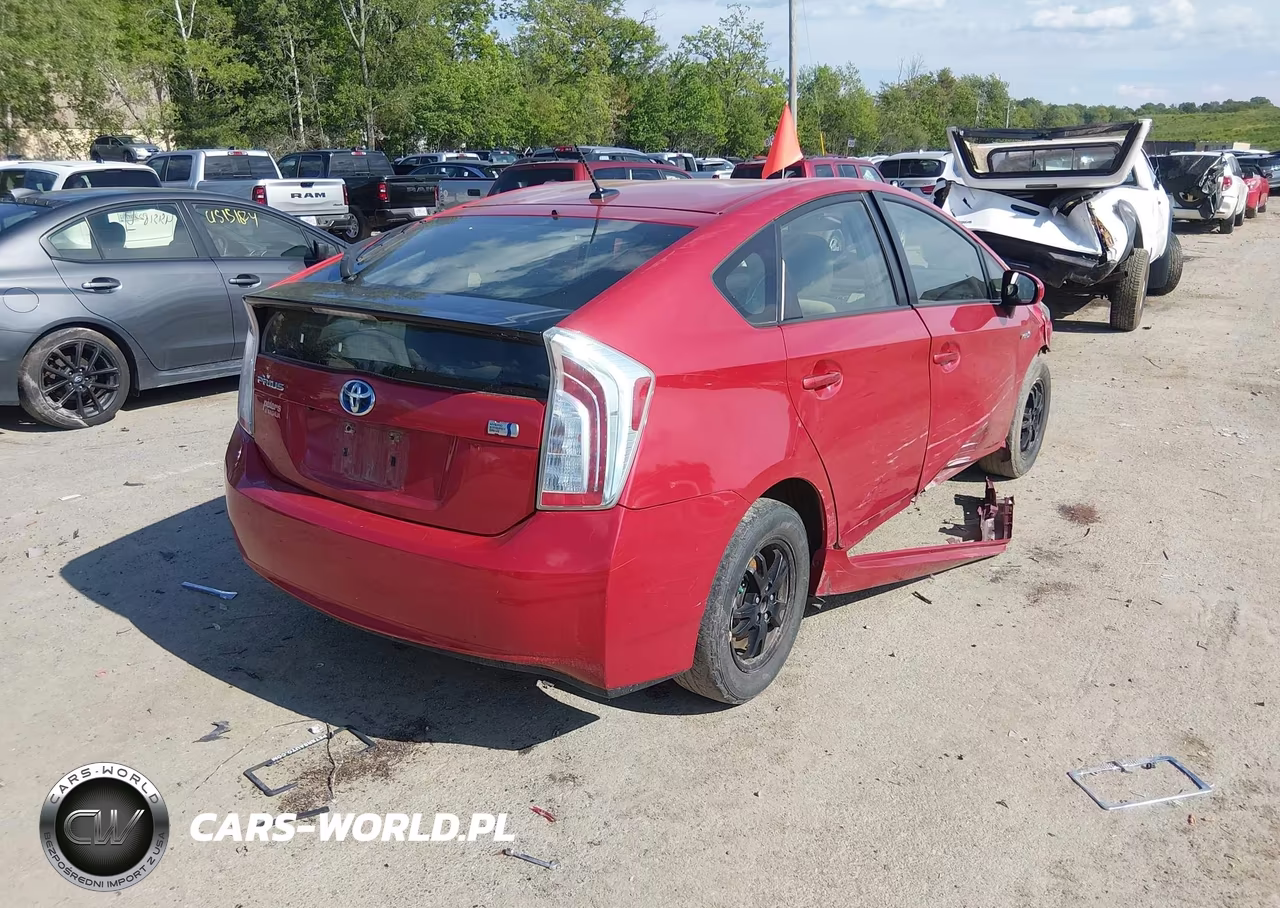2013 Toyota Prius Three VIN:JTDKN3DUXD1731544 - 4