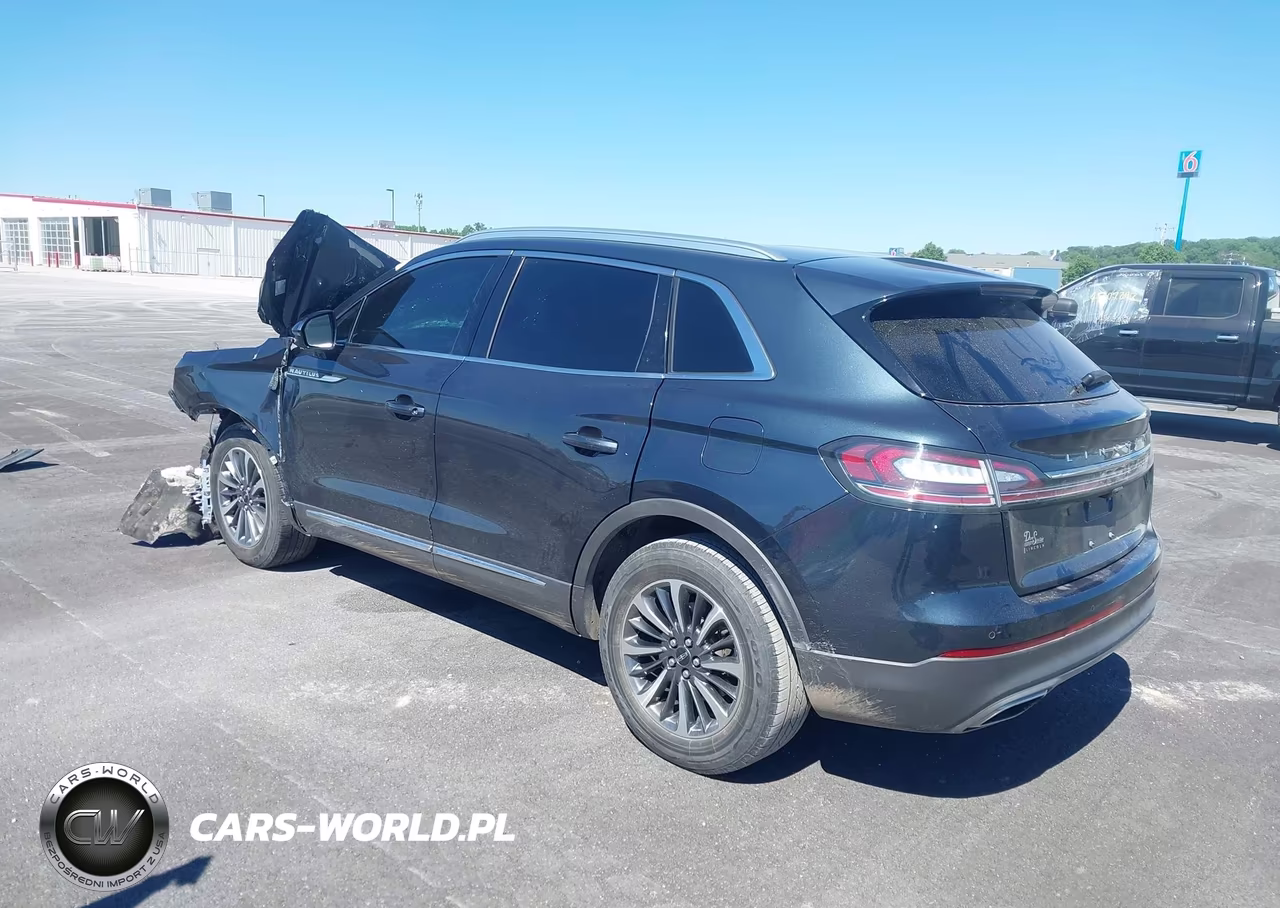 2021 Lincoln Nautilus Standard VIN:2LMPJ6J9XMBL03139 - 3