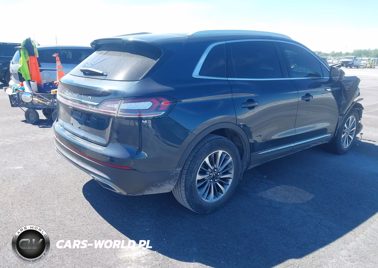 2021 Lincoln Nautilus Standard VIN:2LMPJ6J9XMBL03139 - 4